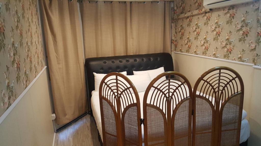 Bed And Butler Hostel Bangkok Exterior photo