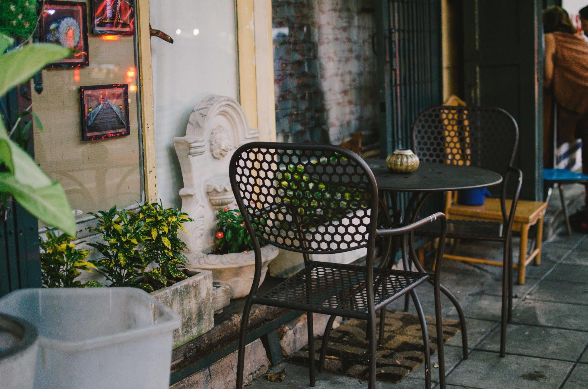 Bed And Butler Hostel Bangkok Exterior photo