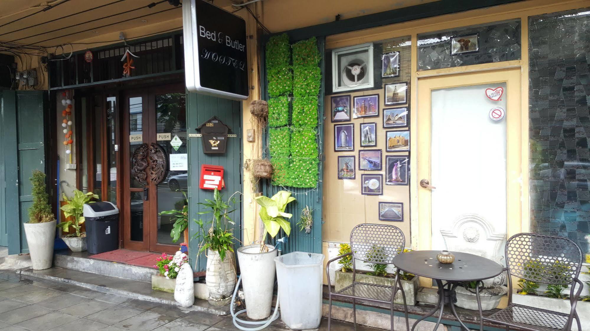 Bed And Butler Hostel Bangkok Exterior photo